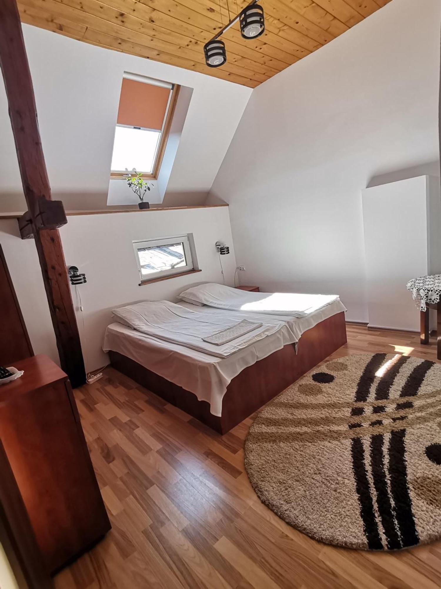 Casa Sara Hotell Săcele Exteriör bild