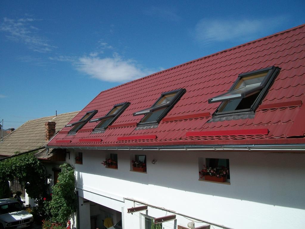 Casa Sara Hotell Săcele Exteriör bild